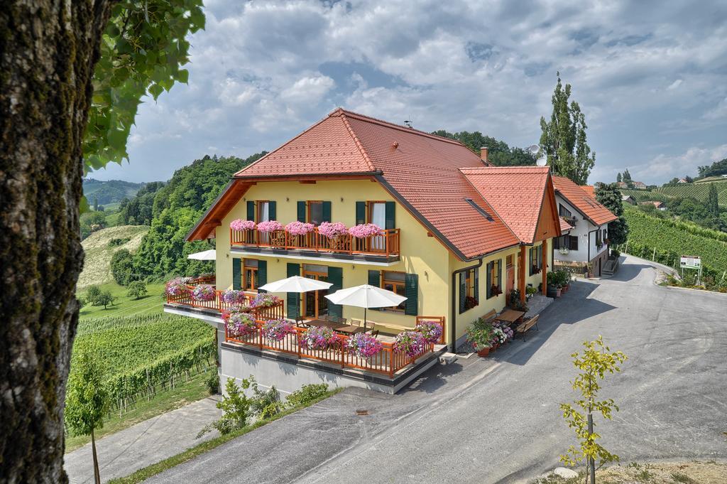 Farm Stay Jarc Vineyard Svecina Exterior foto